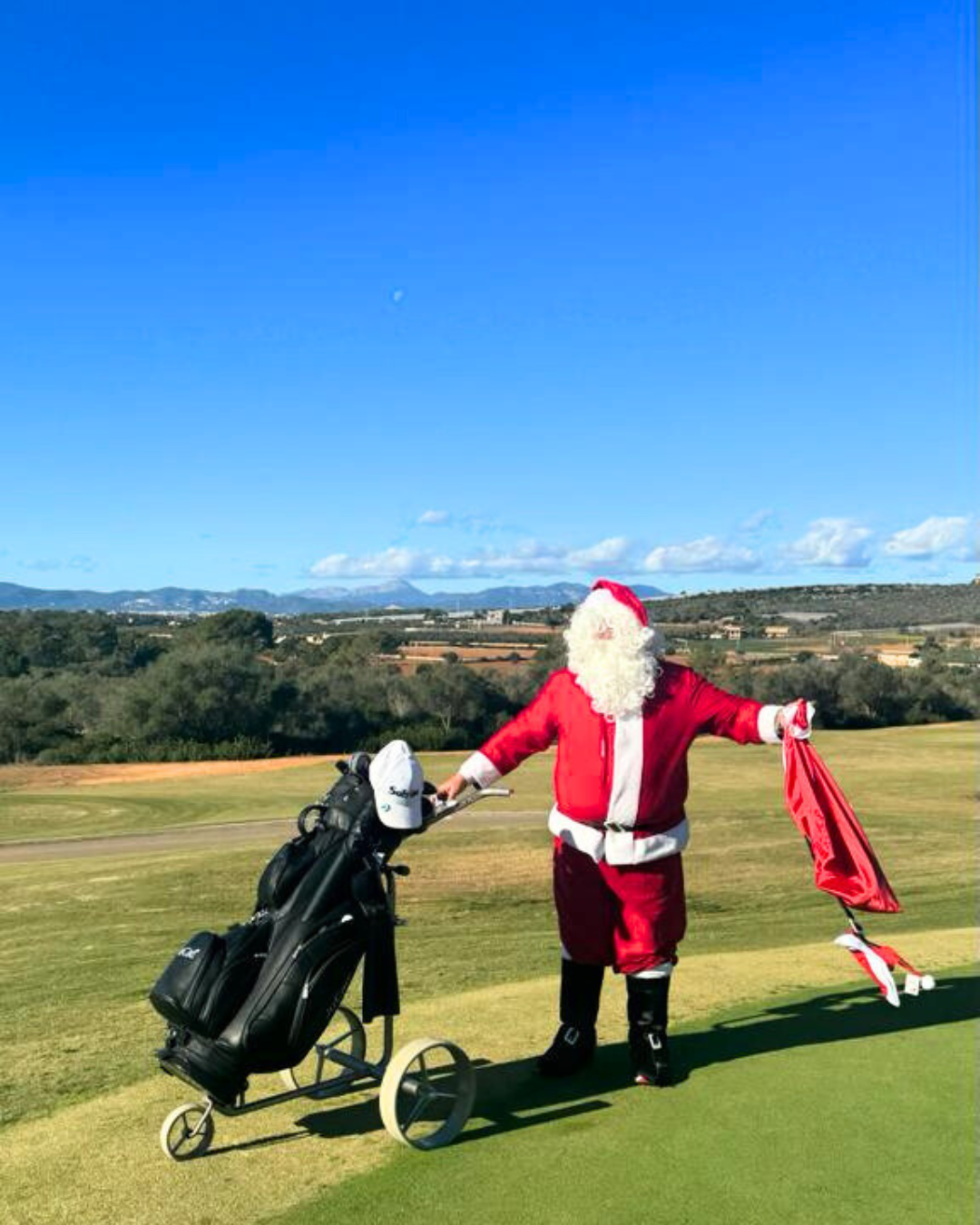Parada especial en SOFT LINE Golf: ¡Papá Noel os desea felices fiestas!